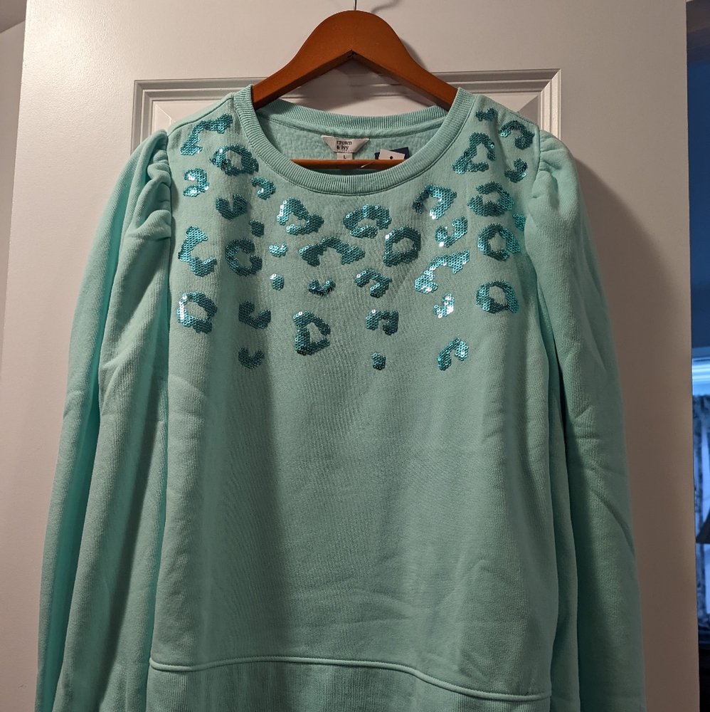 sweatshirt